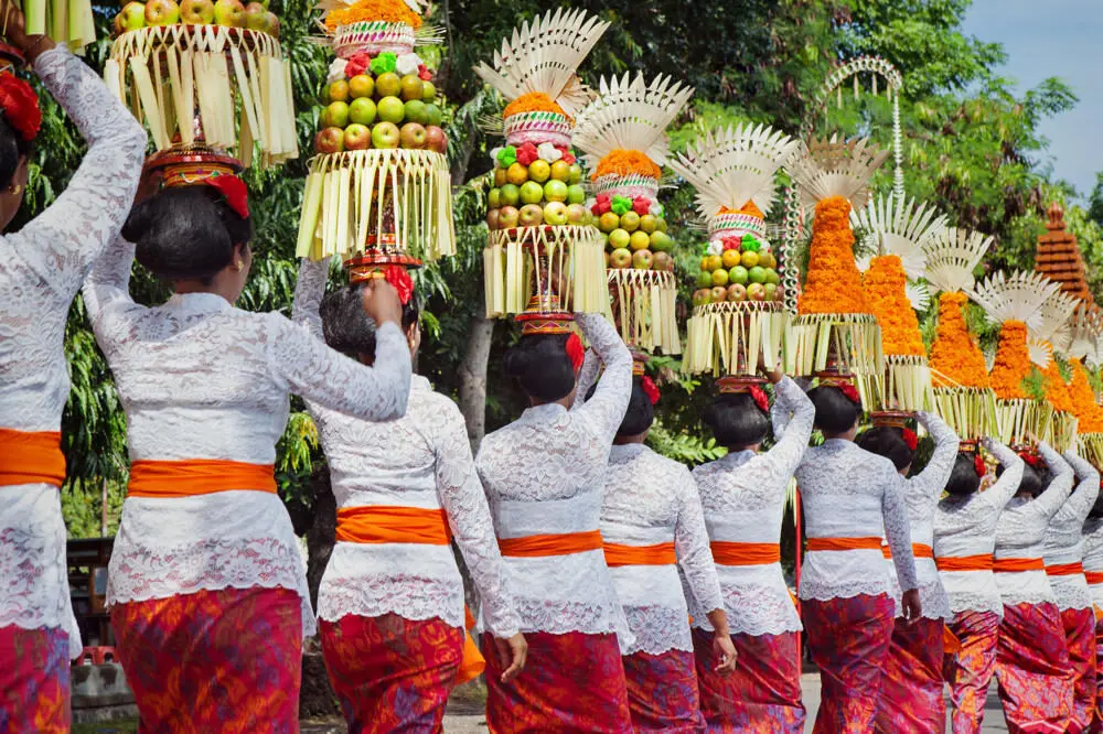 Ubud Traditional Ceremony-1000x666